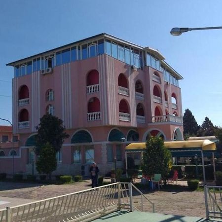 Hotel Meteor Shkodër Екстериор снимка