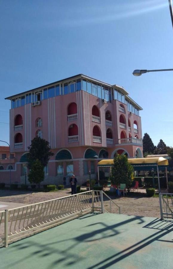 Hotel Meteor Shkodër Екстериор снимка